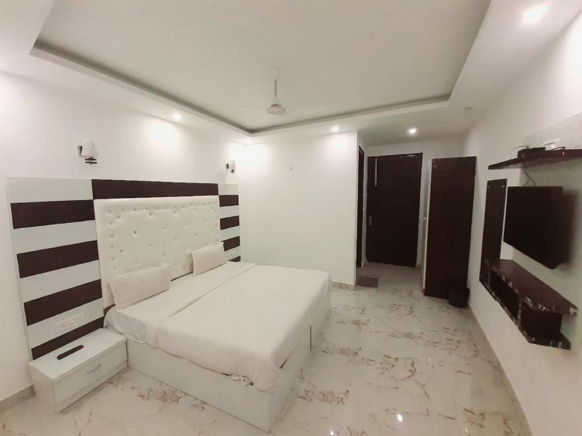 Hotel The Westend Green Ню Делхи Екстериор снимка