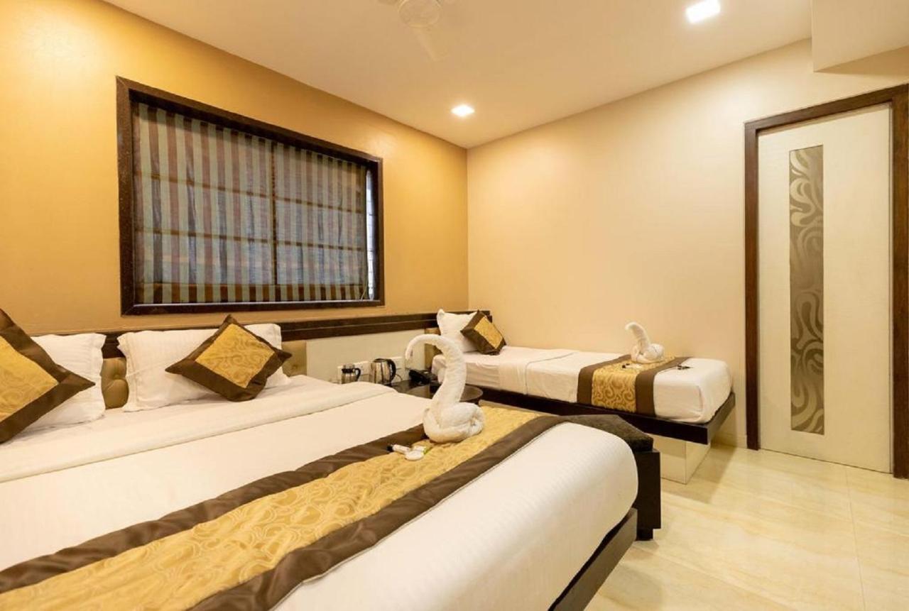 Hotel The Westend Green Ню Делхи Екстериор снимка
