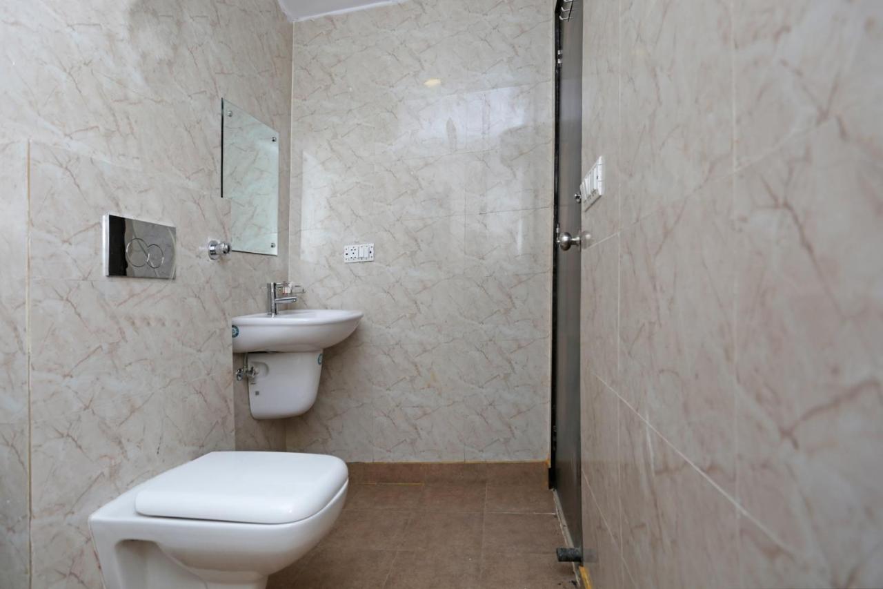 Hotel The Westend Green Ню Делхи Екстериор снимка