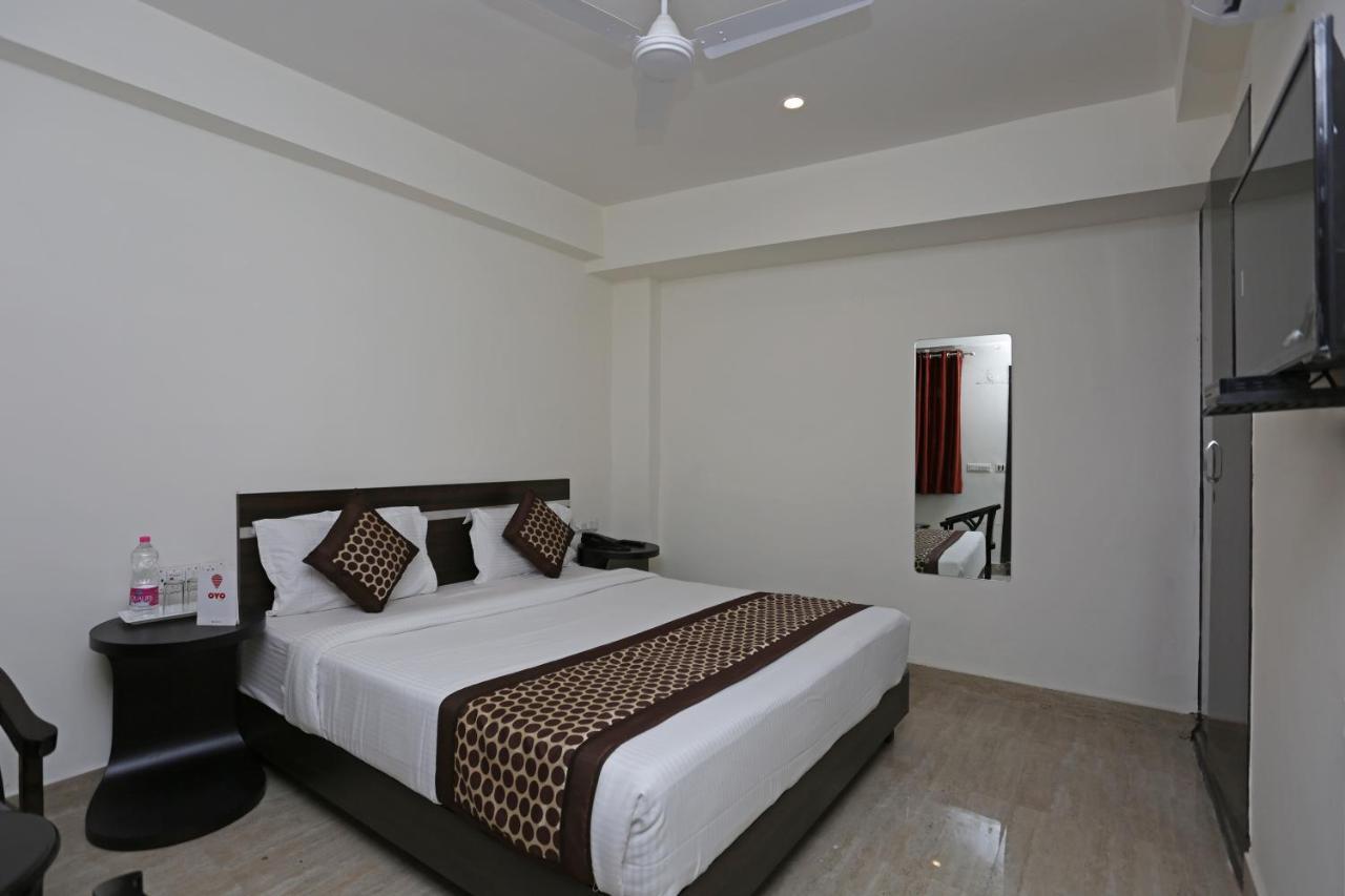 Hotel The Westend Green Ню Делхи Екстериор снимка
